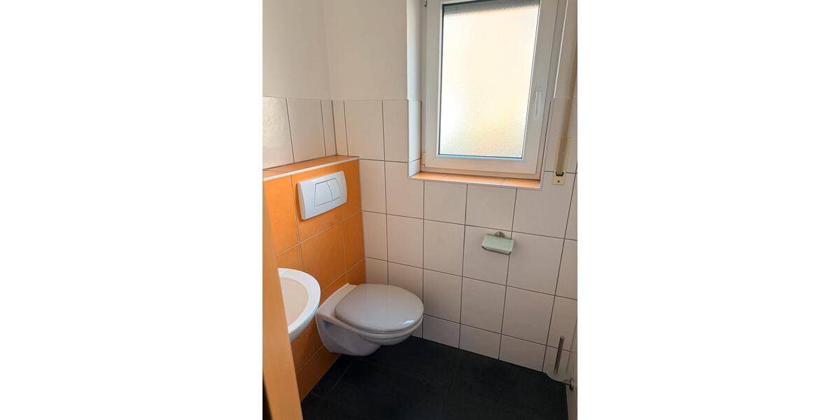 Reihenhaus Duisburg Rheinhausen - 3.5 Zimmer, 105 m&sup2;, 1.350&euro; | Angebot:25358173