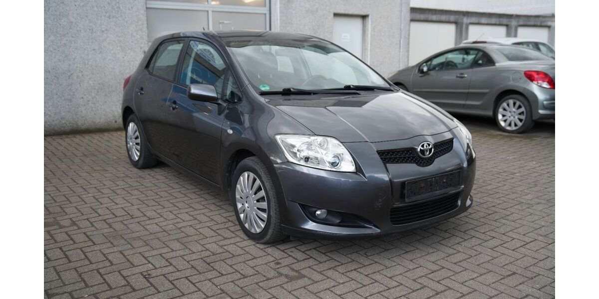 Toyota Auris 168.859 km 4.950 &euro; Bottrop 46240