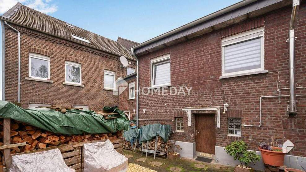 Fortlaufend modernisiertes MFH mit modernem Komfort und 4 Wohneinheiten 7 zimmer