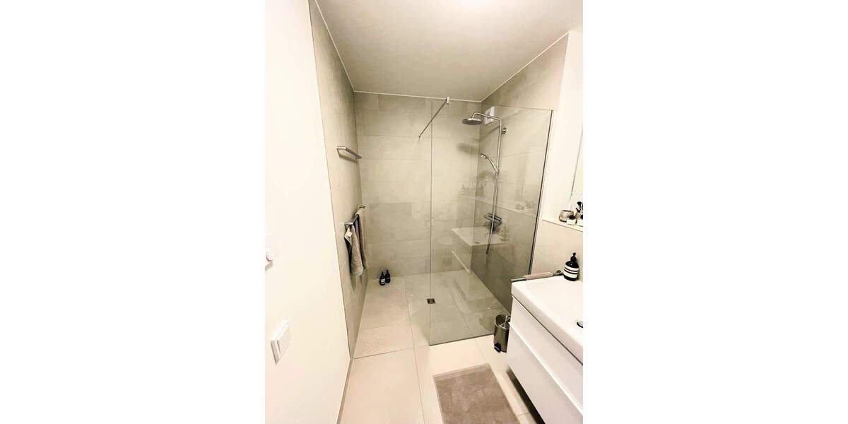 Mehrfamilienhaus, Wohnhaus Düsseldorf Heerdt - 5 Zimmer, 125 m&sup2;, 3.100&euro; | Angebot:25400416