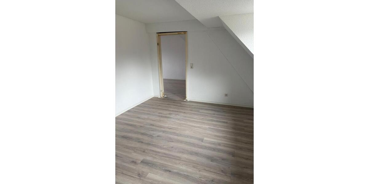 Dachgeschoßwohnung Duisburg Hamborn - 1 Zimmer, 39 m&sup2;, 280&euro; | Angebot:25283502
