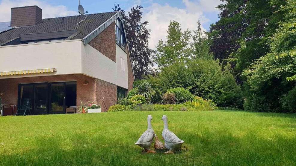 Haus zum Kaufen in Mönchengladbach 630.000 € 208 m²