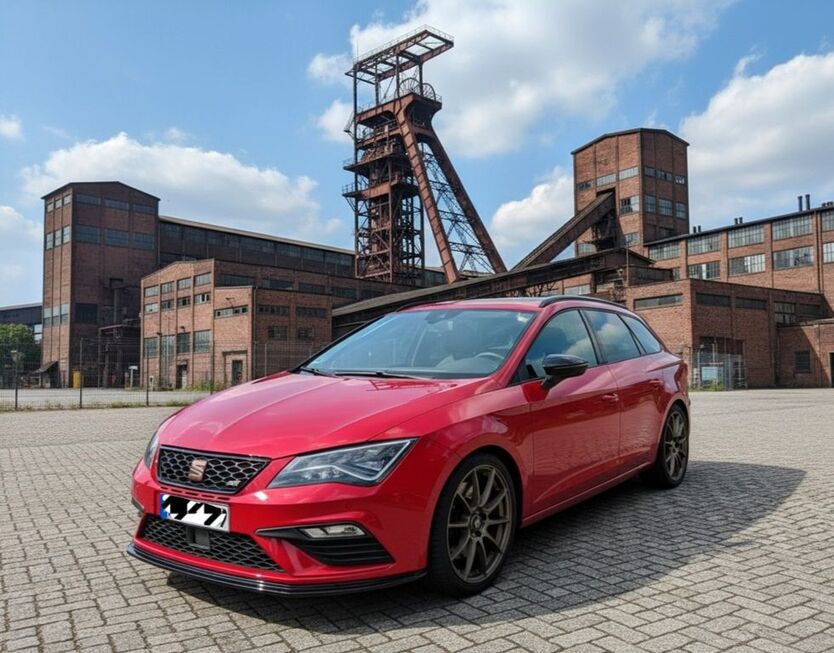 Seat Leon 74.200 km 23.900 € Essen 45309