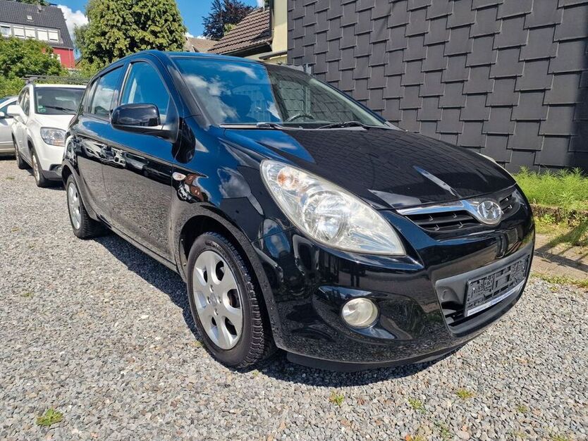 i20