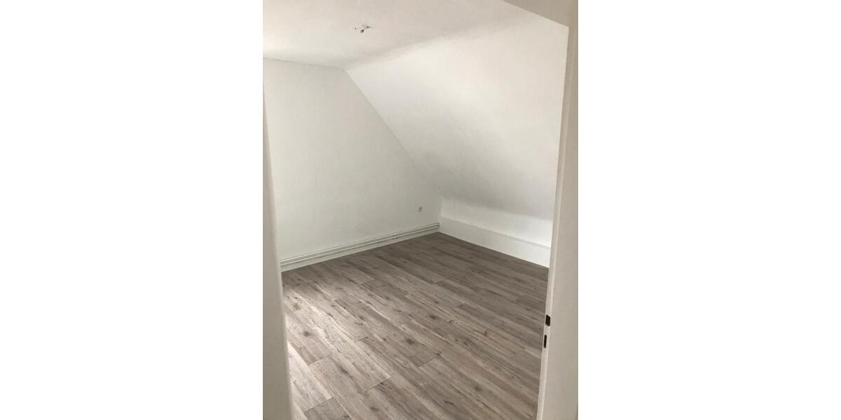 Dachgeschoßwohnung Oberhausen Biefang - 3.5 Zimmer, 65 m&sup2;, 740&euro; | Angebot:25404156