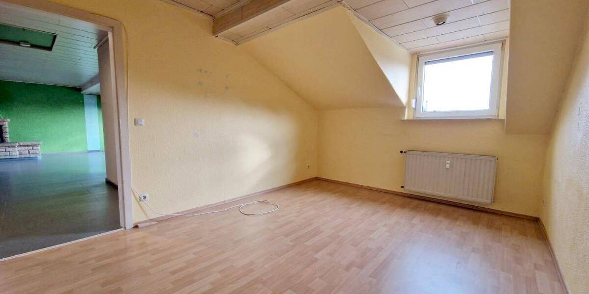 Etagenwohnung Oberhausen Schlad - 3 Zimmer, 100 m&sup2;, 685&euro; | Angebot:26489386