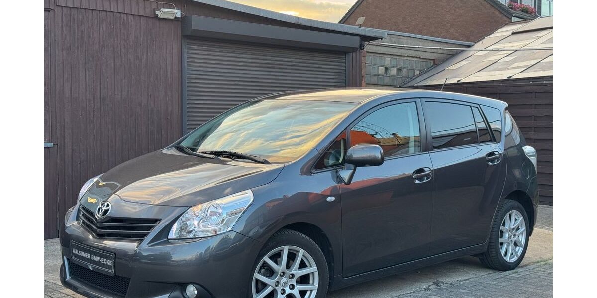 Toyota Verso 63.000 km 9.900 &euro; Duisburg 47179
