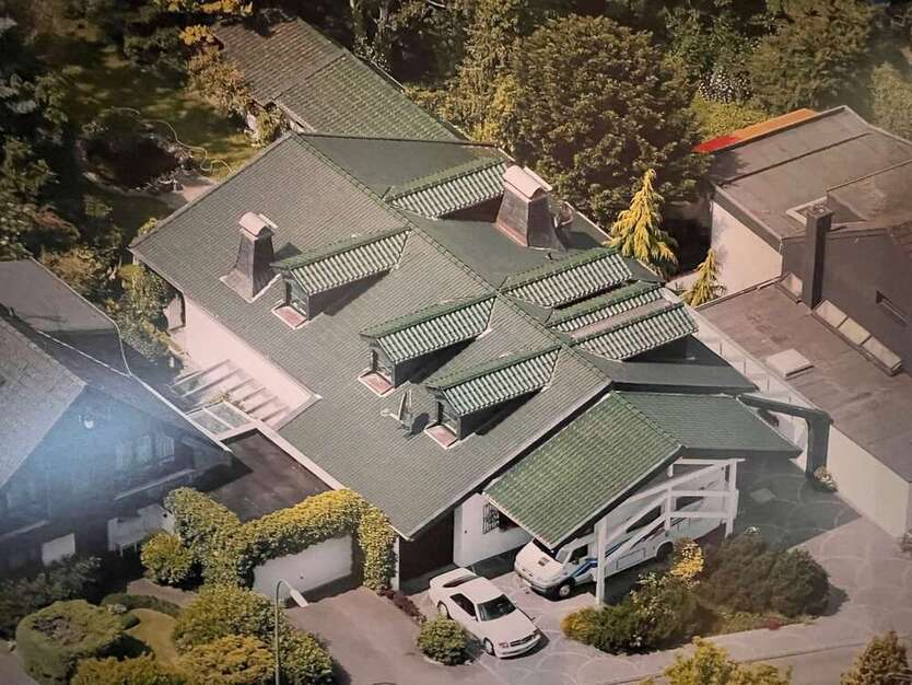 Haus zum Kaufen in Neuss 850.000 € 277 m²
