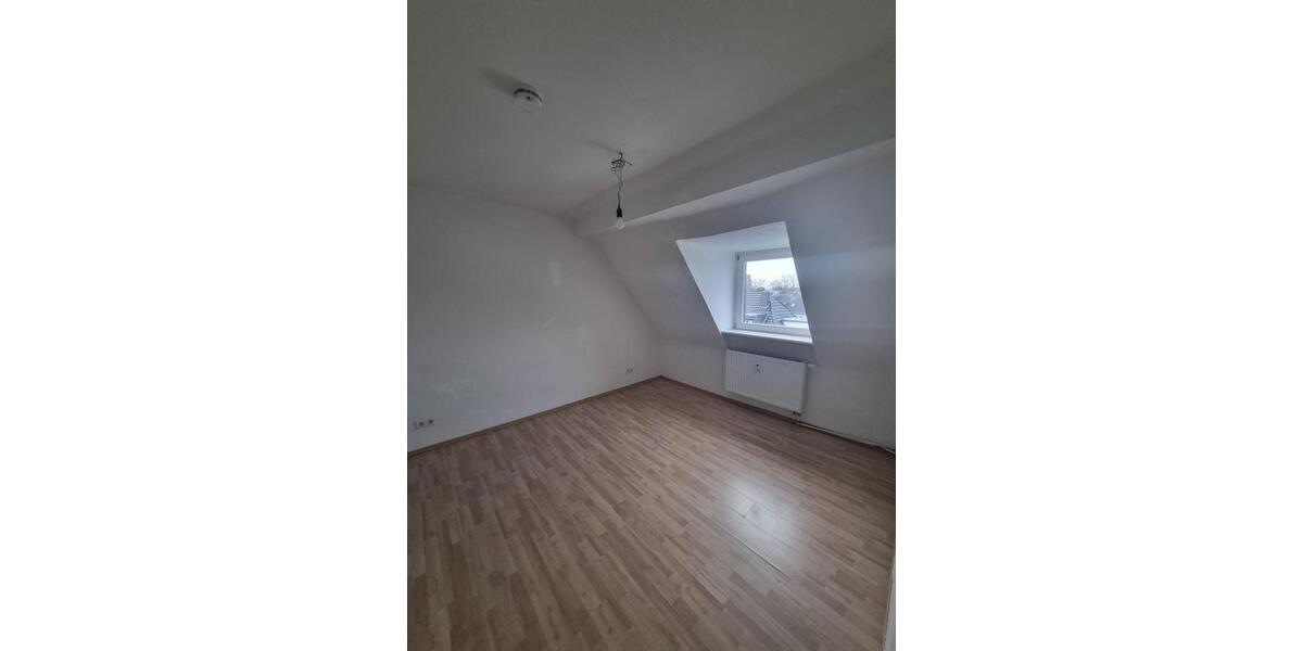 Dachgeschoßwohnung Duisburg Duisburg-Mitte - 2 Zimmer, 43 m&sup2;, 430&euro; | Angebot:24849639