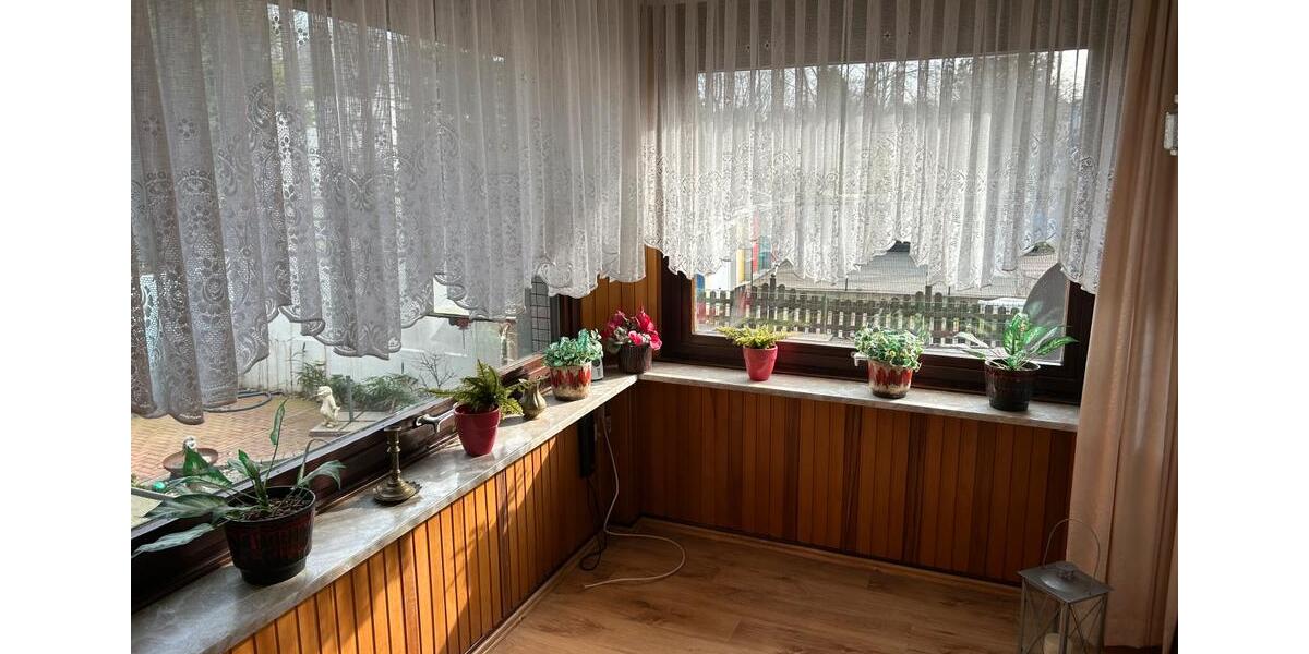 Gepflegtes Vier-Familienhaus in Duisburg Meiderich Haus Stadtpark 16 zimmer