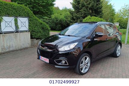 Hyundai ix35 141.000 km 7.999 &euro; Oberhausen 46145