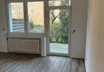 Kernsaniertes Appartment m. Terrasse, in zentr. Lage in Krefeld