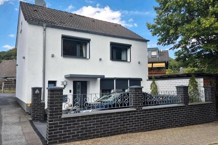 Haus Erkrath - 4 Zimmer, 140 m&sup2;, 580.000&euro; | Angebot:27156459
