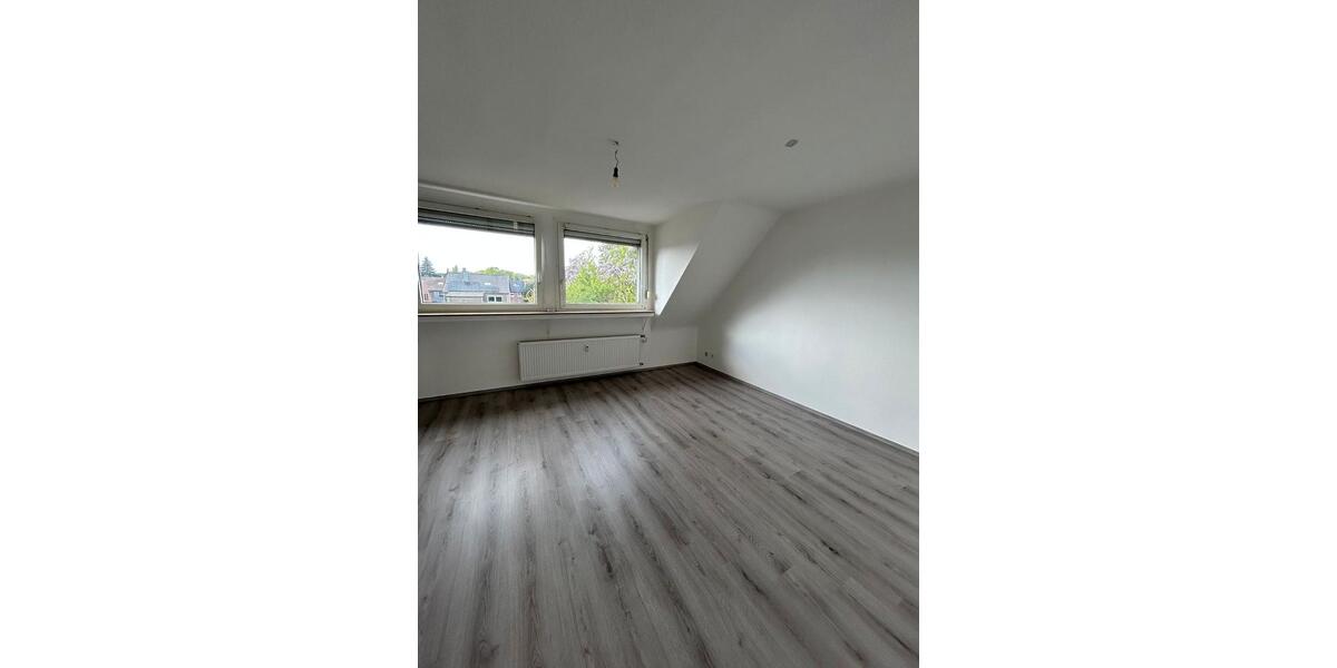 Dachgeschoßwohnung Oberhausen Biefang - 3.5 Zimmer, 67 m&sup2;, 700&euro; | Angebot:26322754