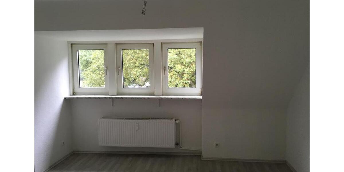 Dachgeschoßwohnung Gelsenkirchen Gelsenkirchen-Nord - 3 Zimmer, 60 m&sup2;, 419&euro; | Angebot:26422042