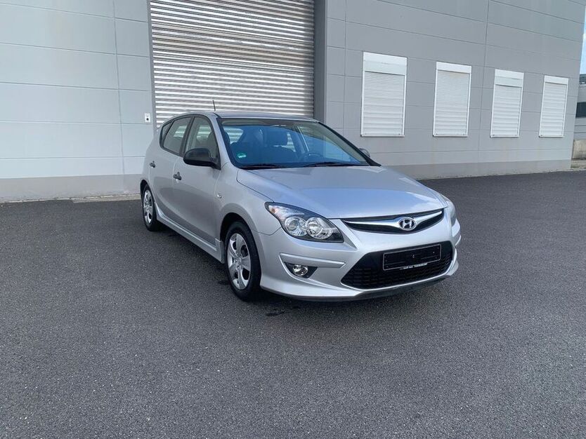 i30