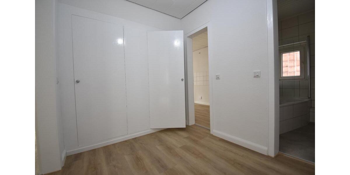Erdgeschoßwohnung Duisburg Angerhausen - 2.5 Zimmer, 75 m&sup2;, 895&euro; | Angebot:26235370