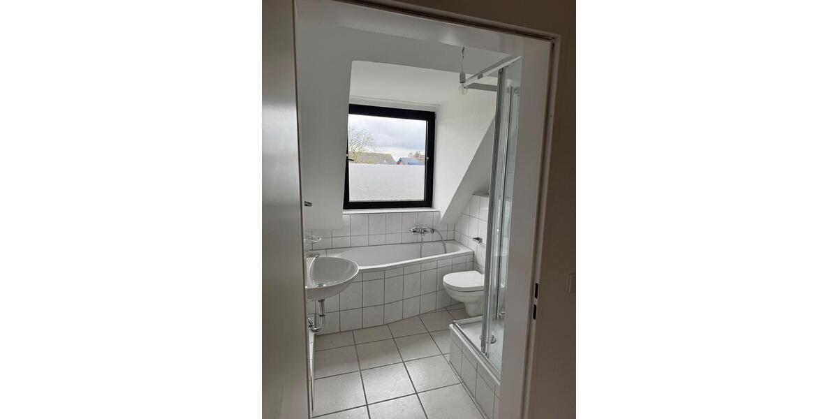 Dachgeschoßwohnung Bottrop Batenbrock - 3 Zimmer, 62 m&sup2;, 750&euro; | Angebot:25056413