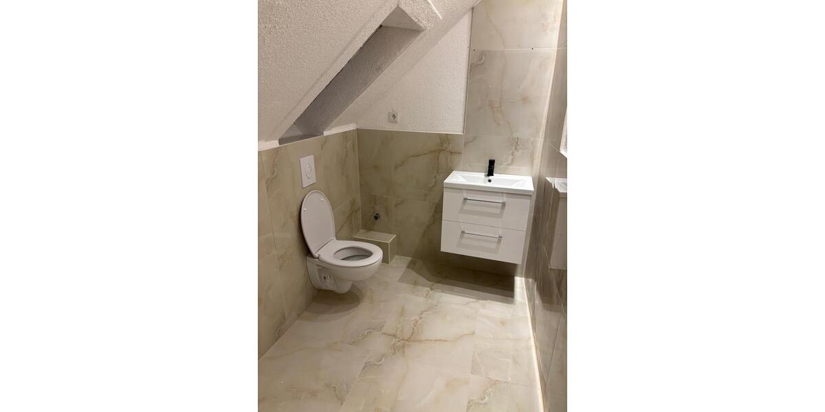 Dachgeschoßwohnung Krefeld - 2 Zimmer, 62 m&sup2;, 700&euro; | Angebot:25469982