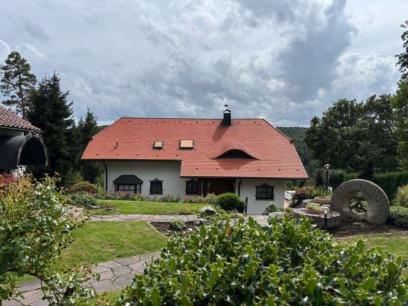 Haus zum Mieten in Eberdingen-Nussdorf 3.900 € 280 m²