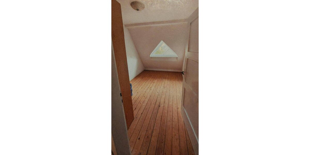 Einfamilienhaus Duisburg Mittelmeiderich - 9 Zimmer, 170 m&sup2;, 345.000&euro; | Angebot:26027718