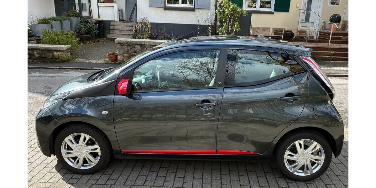 Toyota Aygo (X) 29.100 km 12.600 &euro; Essen 45289