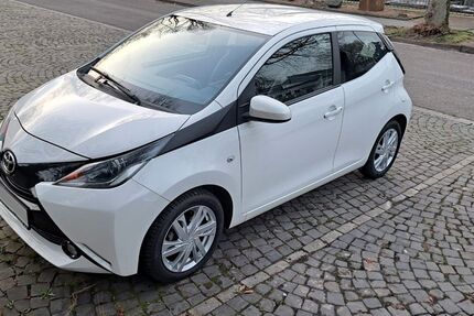 Toyota Aygo (X) 74.000 km 10.500 &euro; Essen 45138