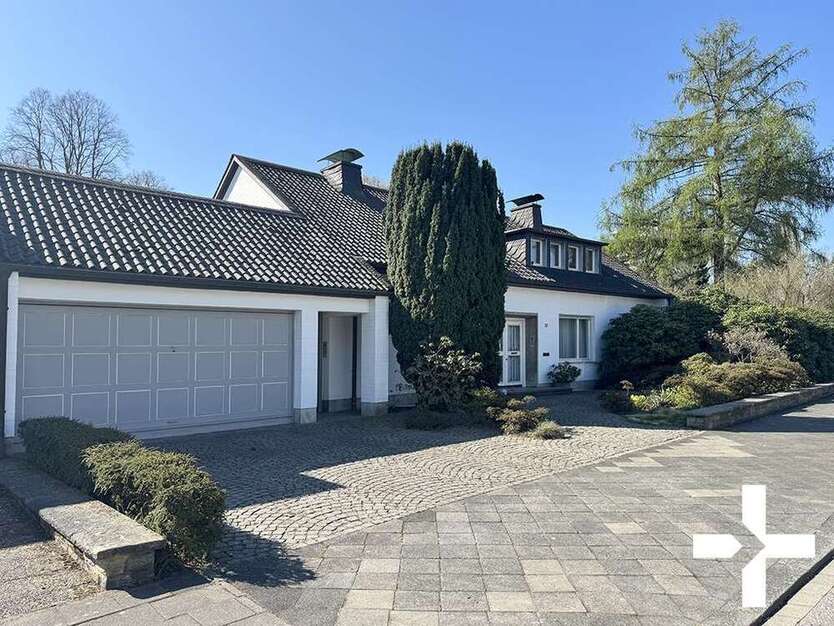 Haus zum Kaufen in Mönchengladbach 1.300.000 € 270 m²