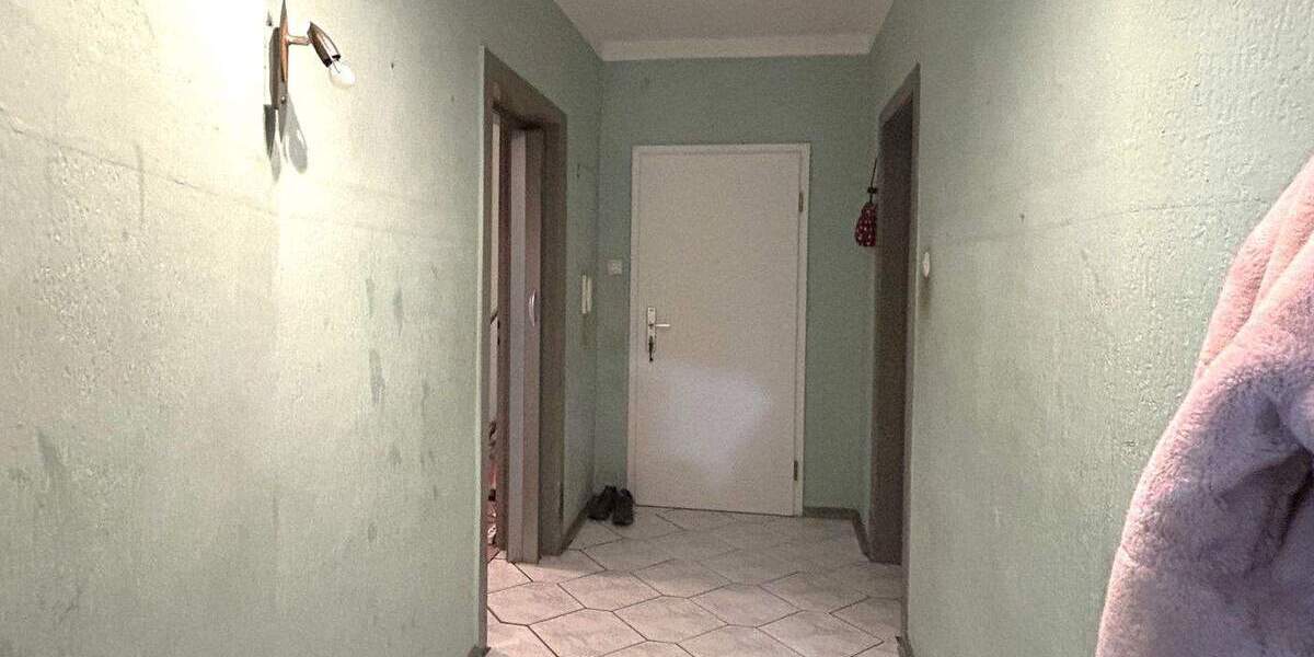 Etagenwohnung Duisburg Untermeiderich - 3 Zimmer, 82 m&sup2;, 114.000&euro; | Angebot:25865311