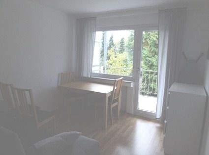 EXKLUSIV KOMPLETT MÖBLIERT EINBAUKÜCHE SANIERTES BAD GROßER BALKON LAMINAT 1. ETAGE WERSTENUNINÄHE 2 zimmer