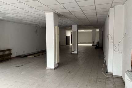 Einzelhandel in Duisburg 2.100 € 300 m²