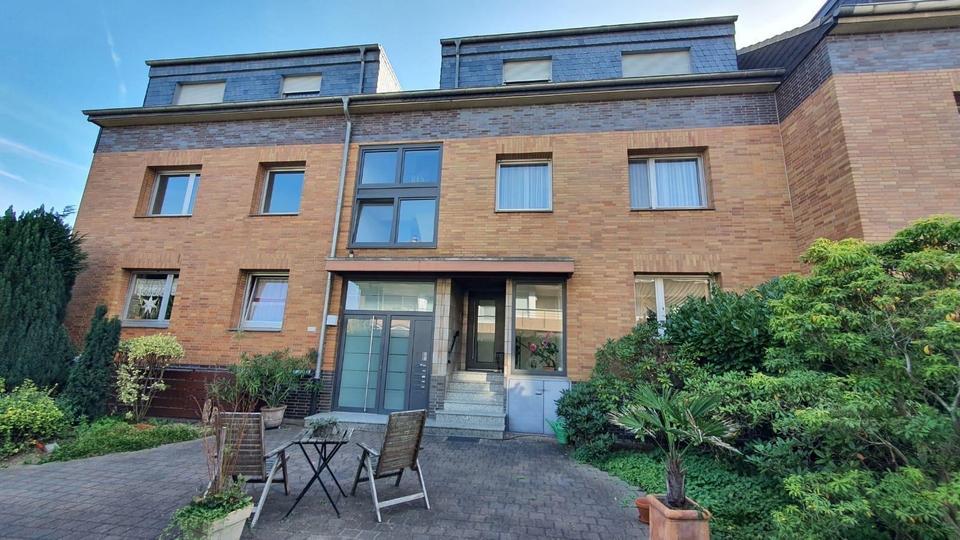 Duisburg-Rahm: helle 3,5 Zi- Wohnung in netter Hausgemeinschaft 3.5 zimmer