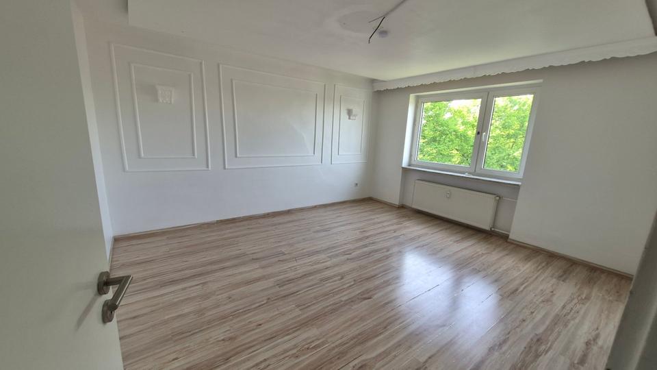 Etagenwohnung Duisburg Rheinhausen - 2.5 Zimmer, 49 m&sup2;, 95.000&euro; | Angebot:27000609