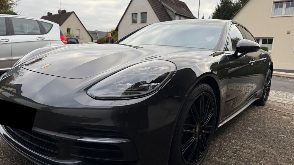 Porsche Panamera 156.000 km 49.800 € Essen 45277