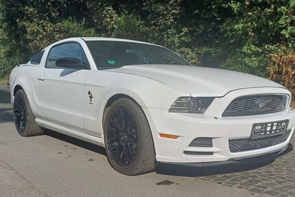Ford Mustang 131.000 km 17.499 &euro; Duisburg 47138