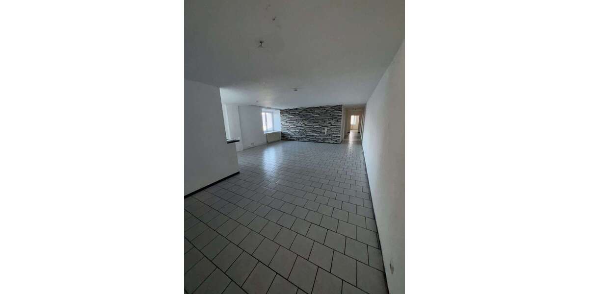 Etagenwohnung Duisburg Friemersheim - 5 Zimmer, 156 m&sup2;, 650&euro; | Angebot:25790408