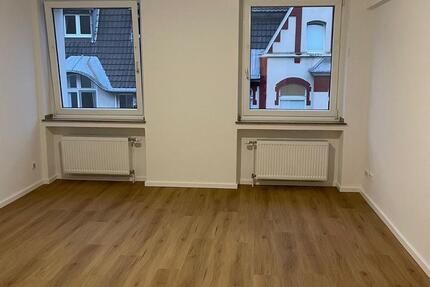 Erstbezug nach Renovierung! Moderne 2-Zimmer-Wohnung mit Balkon zimmer