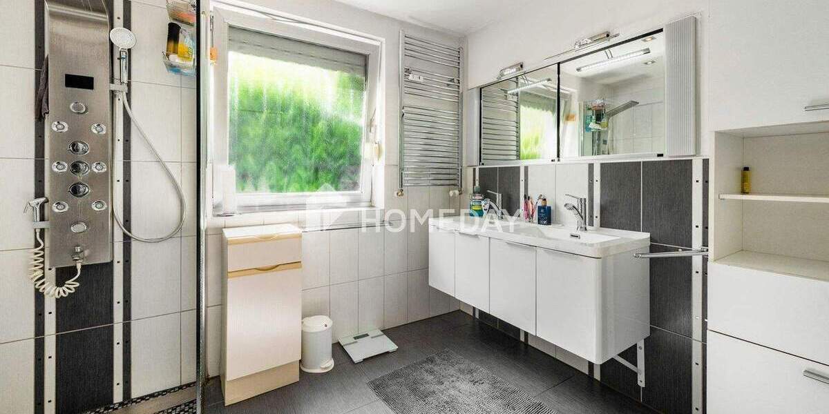Etagenwohnung Ratingen Ost - 3 Zimmer, 131 m&sup2;, 490.000&euro; | Angebot:24875151