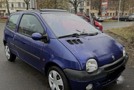 Renault Twingo 140.468 km 1.699 &euro; Krefeld 47798