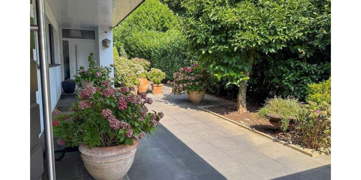 Einfamilienhaus Neuss Selikum - 9 Zimmer, 390 m&sup2;, 1.750.000&euro; | Angebot:24557679