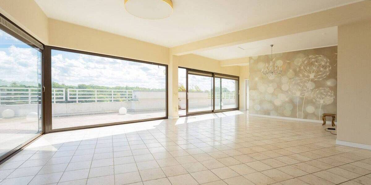 Randgebiet Düsseldorf: Wunderschöne 2,5 Zimmer-Penthousewohnung mit umlaufender Dachterrasse! 2 zimmer