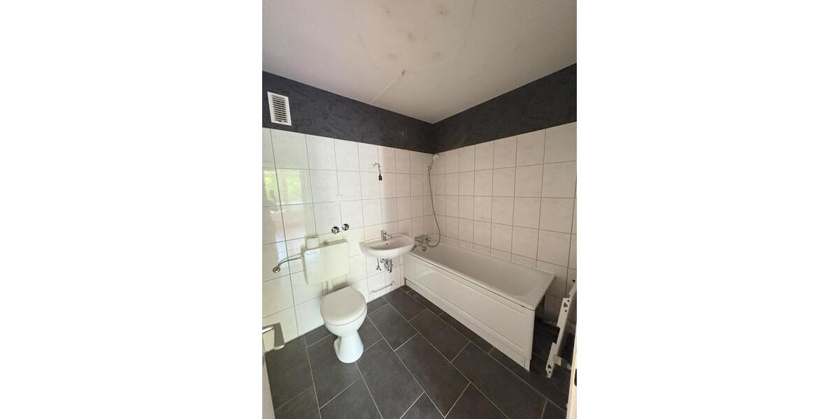 Etagenwohnung Ratingen Tiefenbroich - 3 Zimmer, 82 m&sup2;, 879&euro; | Angebot:26270295