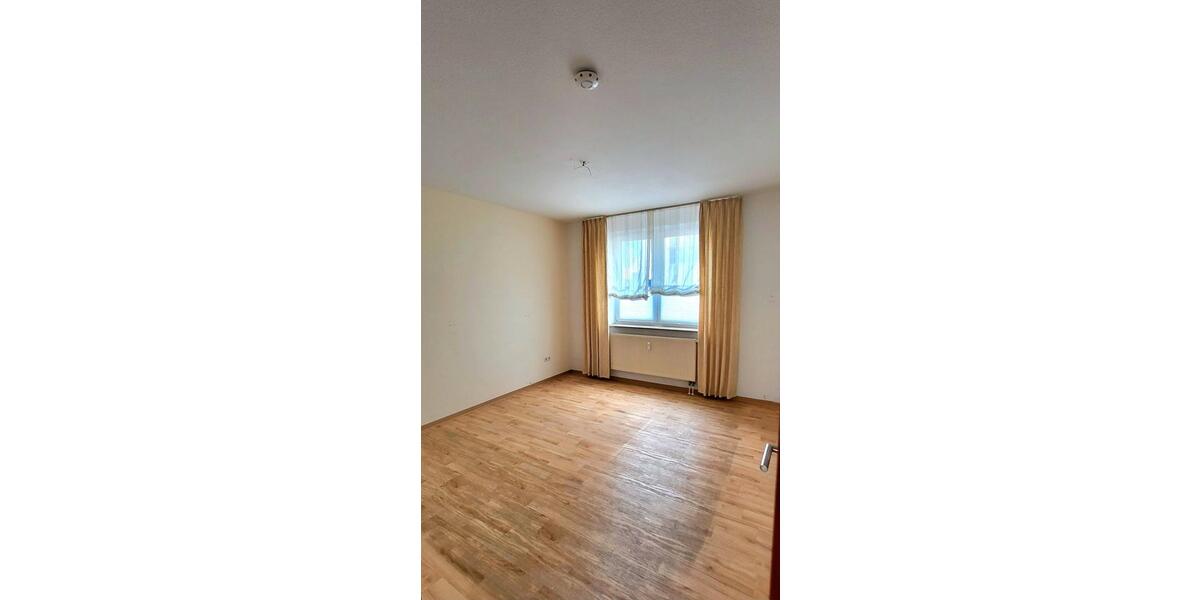 Erdgeschoßwohnung Krefeld Gellep-Stratum - 3 Zimmer, 84 m&sup2;, 785&euro; | Angebot:26359723