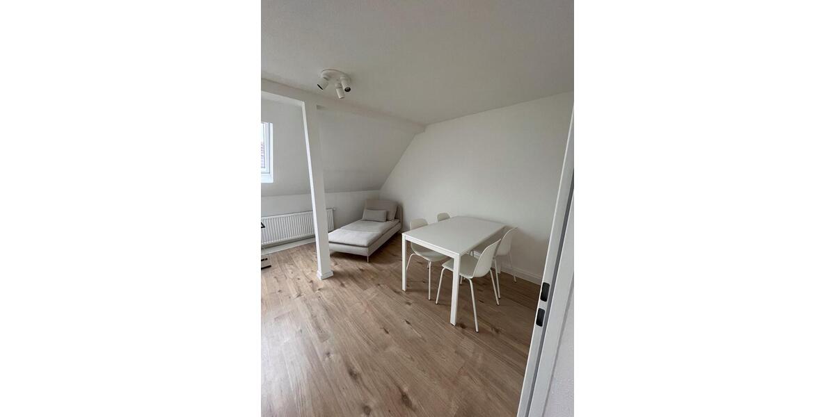 Dachgeschoßwohnung Krefeld Cracau - 1 Zimmer, 36 m&sup2;, 475&euro; | Angebot:25613643