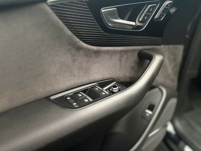 Audi Q7 3.0 TDI e-tron quattro / Panorama / Kamera 179.000 km 31.500 € Mönchengladbach 41066