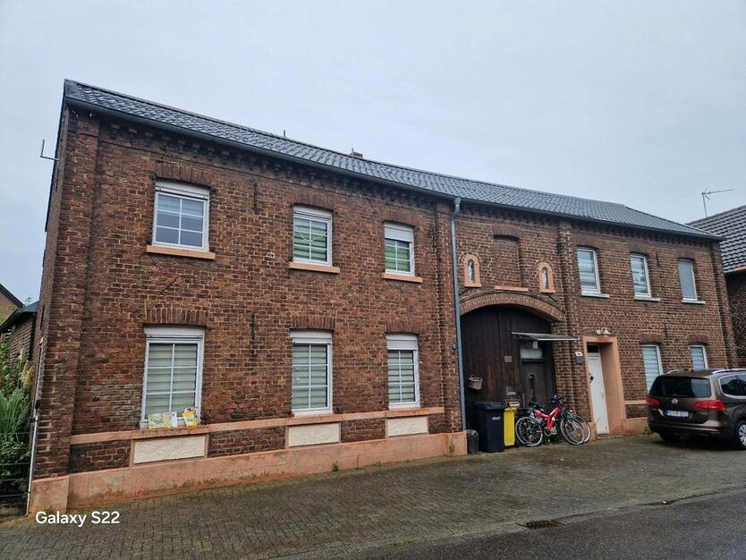 freistehendes Haus für Handwerker mit viel Potential von Privat zimmer