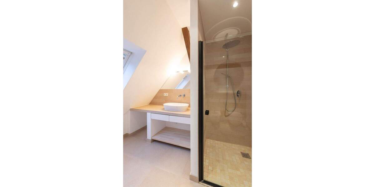 * Freistehendes Einfamilienhaus mit hoher Lebensqualität in begehrter Gerresheimer Lage * 6 zimmer