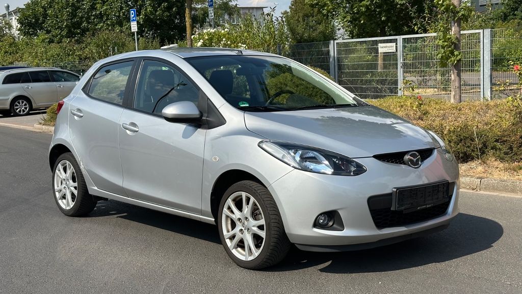Mazda 2 124.000 km 3.900 &euro; Neuss 41460
