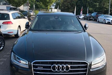 Audi A8 220.000 km 27.600 &euro; Essen 45279