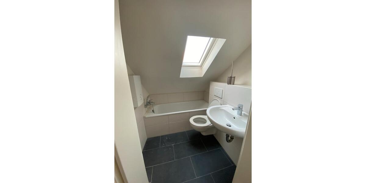 Dachgeschoßwohnung Duisburg Hochheide - 2 Zimmer, 37 m&sup2;, 550&euro; | Angebot:24117818